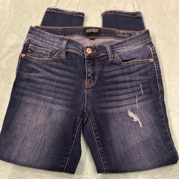 Judy Blue Denim - Judy Blue juniors distressed Jeans
T1